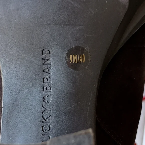 Lucky Brand Stylish Women's Boots with Red Laces_9 - Picture 7 of 9